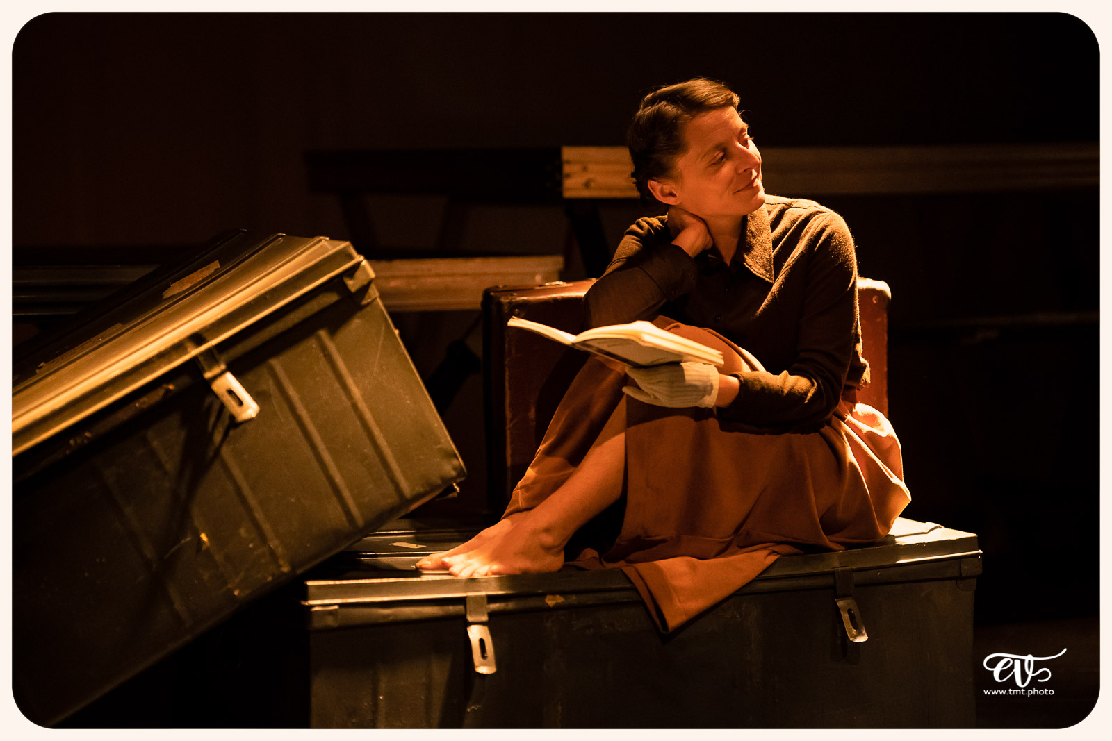 LA MESNIE H. - UN JOUR D'ÉTÉ